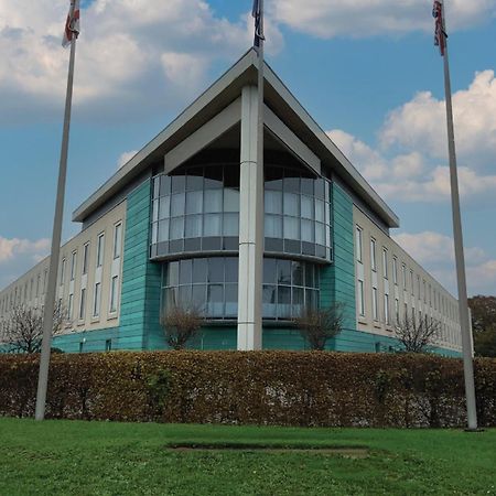 London Luton Vale Hotel Экстерьер фото