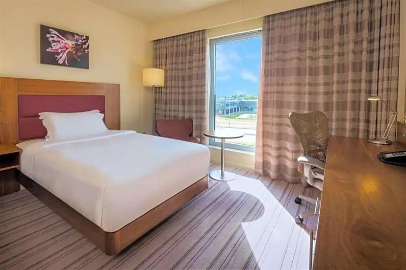 London Luton Vale Hotel Экстерьер фото