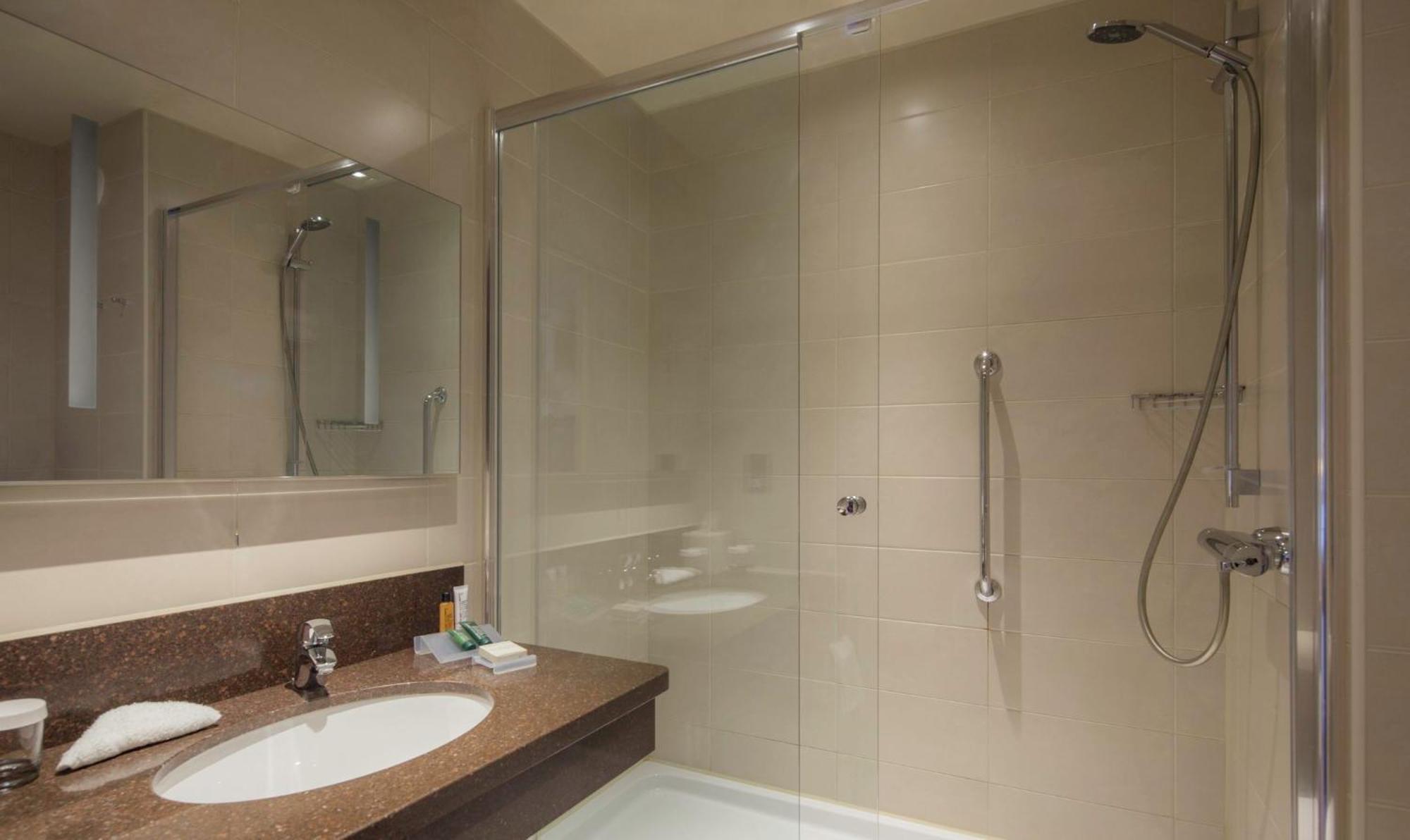 London Luton Vale Hotel Экстерьер фото