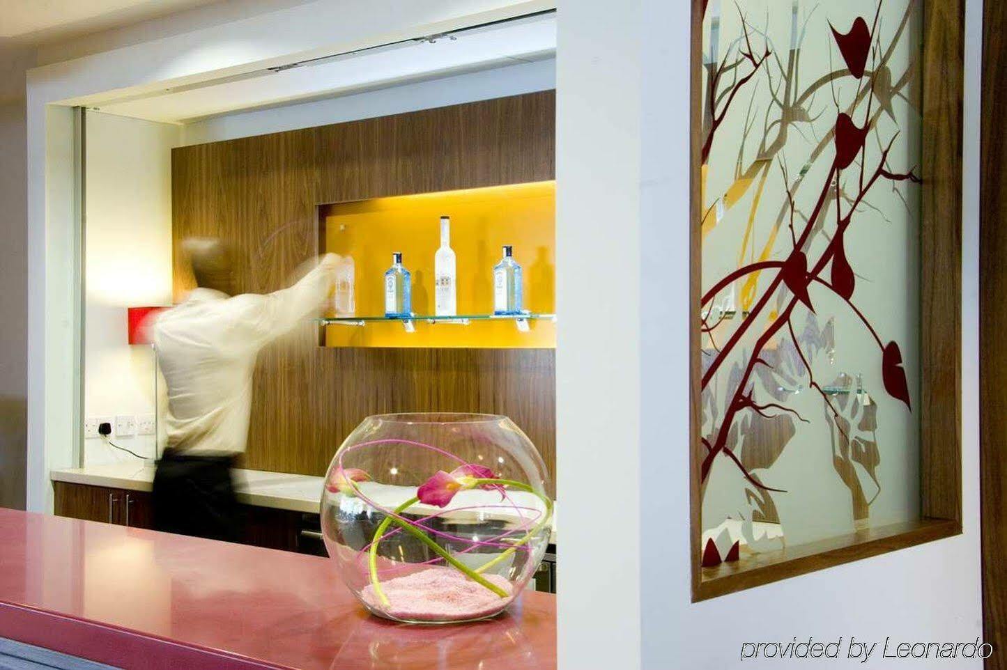 London Luton Vale Hotel Экстерьер фото